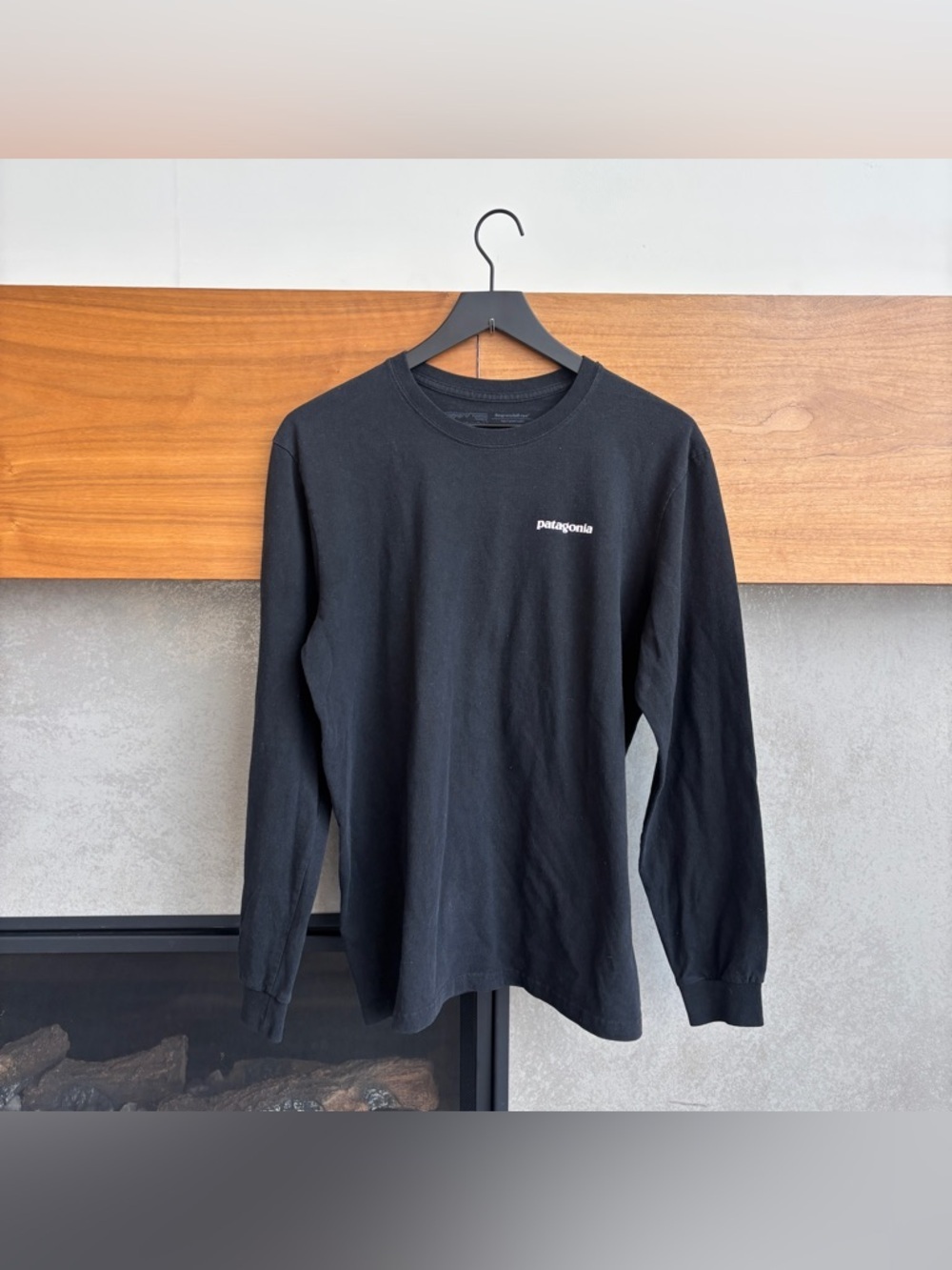 Patagonia Men’s Long Sleeved Tee,‎ Size M